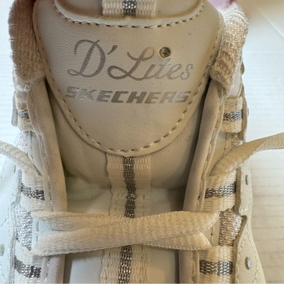 Skechers Women's D'Lites Fresh Start Memory Foam Lace-Up Sneaker - Picture 13 of 13